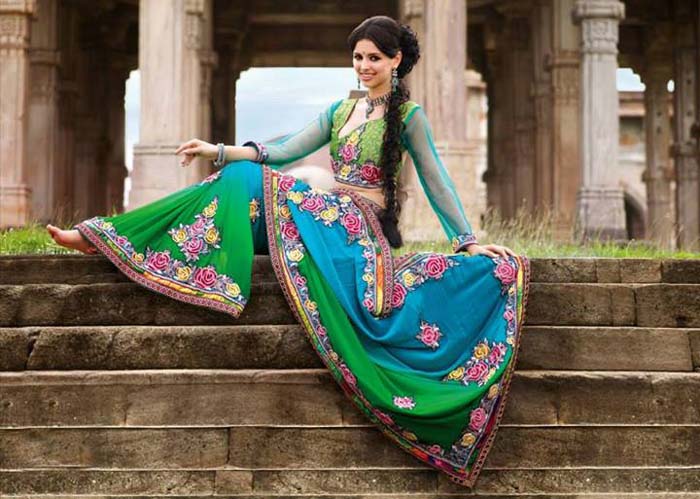 Buy Designer Sarees Specially Designed For You